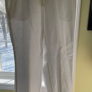 Women’s petite white linen pants with lining.